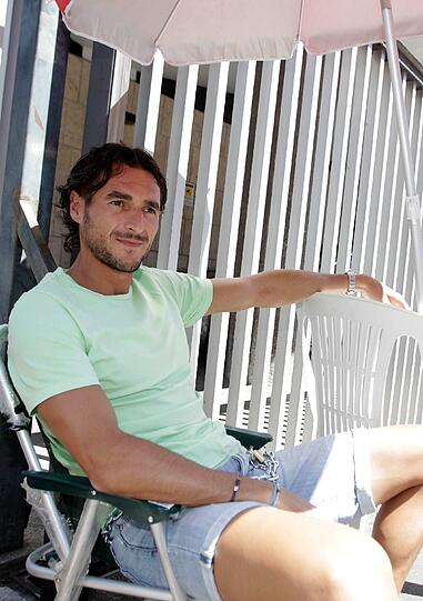 In Italien wächst die Sorge um den Gesundheitszustand des italienischen Fußballspielers Emanuele Pesoli. Der Spieler befindet sich seit Samstag im Hungerstreik.