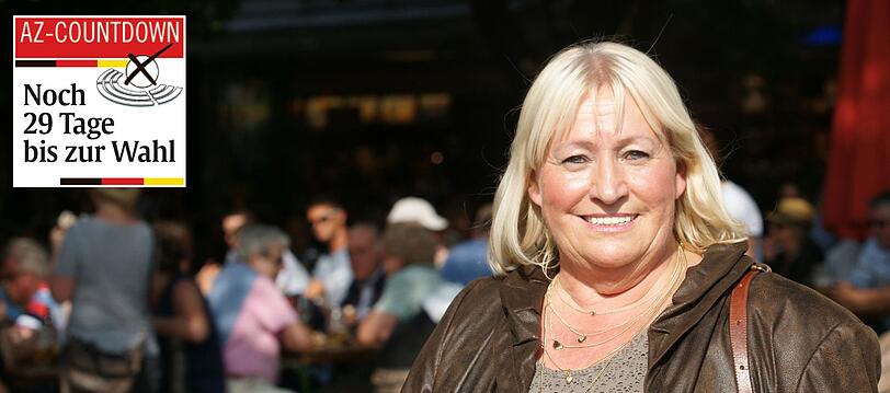 Doris Fuhrmann-Stute, Privatiere: "Eigentlich wähle ich immer SPD, doch dieses Mal neige ich dazu eventuell die Merkel wegen ihrer Flüchtlingspolitik zu wählen. Mir imponiert an der Bundeskanzlerin, dass sie cool und gelassen bleibt. Allerdings müßte ich in Bayern dann Horst Seehofer wählen &ndash; und ich bin noch nicht endgültig entschlossen dazu."