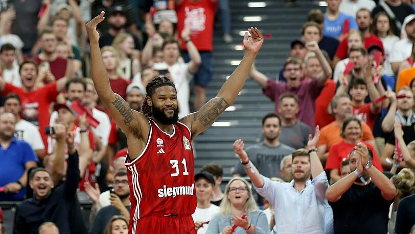 Devin Booker wurde mit dem FC Bayern viermal Meister - nun verlässt er München.
