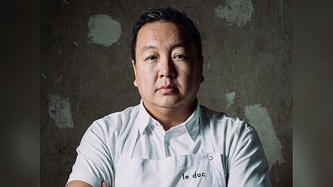 In seinem ersten Kochbuch "The Duc Ngo - Neue asiatische Küche" präsentiert The Duc Ngo Rezepte aus seinen Restaurants.