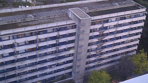 In der Studentenstadt stehen seit einem Brand im Februar 2021 über 1.000 Studentenwohnungen leer.