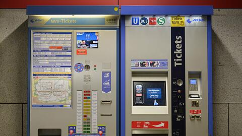 Noch scheitert das 365-Euro-Ticket an der Finanzierung. (Symbolbild)
