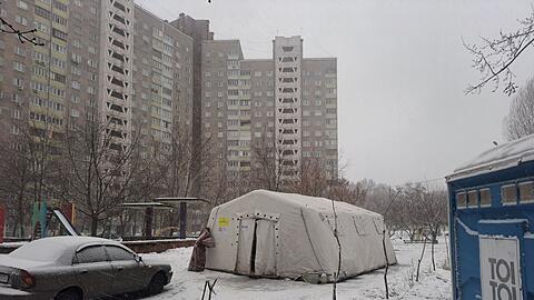 Bei Ausf&auml;llen der Wasserversorgung und eingefrorenen Wasserleitungen brauchen die Menschen in den betroffenen Stadtteilen von Kiew neben W&auml;rmezelten auch Biotoiletten. (Archivbild)