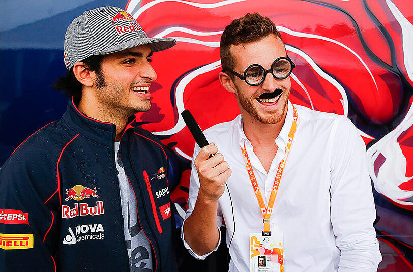 Carlos Sainz junior, der Sohn der spanischen Rallyelegende Carlos Sainz, sitzt auch für Toro Rosso am Steuer.