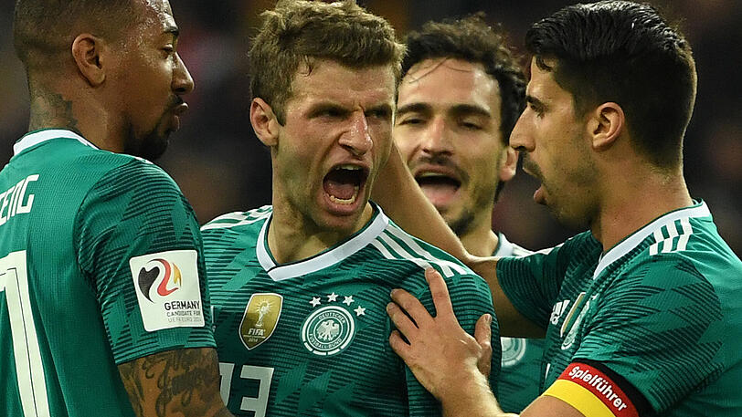 Thomas Müller hatte allen Grund zur Freude beim Spiel Deutschland gegen Spanien. Der 28-Jährige schoss nämlich den 1:1-Ausgleichstreffer gegen Spanien.
