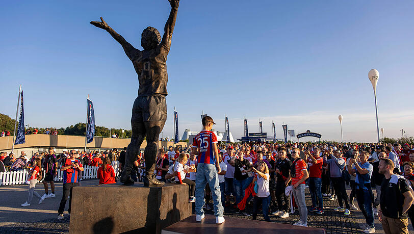 Hier krachte es: An der Esplanade der Allianz Arena (Symbolbild).