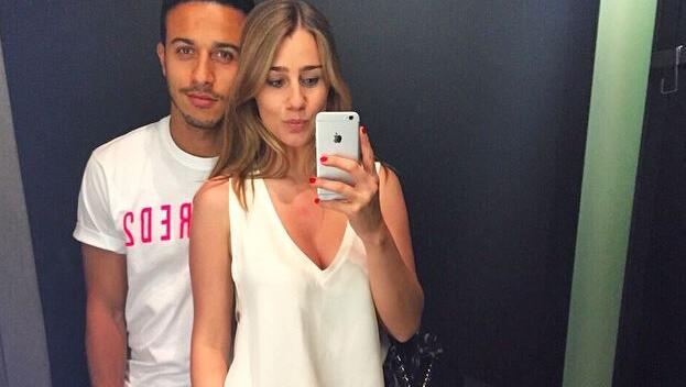 Thiago hat seine Langzeitfreundin Julia in Spanien geheiratet Thiago hat seine Langzeitfreundin Julia in Spanien geheiratet