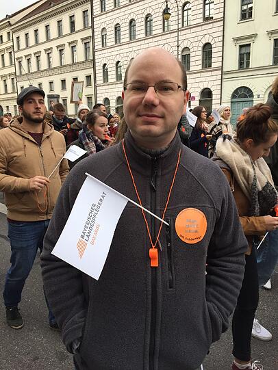 Matthias Dietz (33): &bdquo;Ich liebe meinen Job als Krankenpfleger. Aber den immensen Stress hält auch der Zäheste nicht ewig durch. Das muss besser werden.&ldquo;