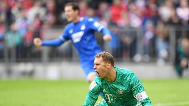 FC Bayerns Torhüter Manuel Neuer liegt nach dem Hoffenheimer Treffer zum 0:1 geschlagen am Boden. FC Bayerns Torhüter Manuel Neuer liegt nach dem Hoffenheimer Treffer zum 0:1 geschlagen am Boden.