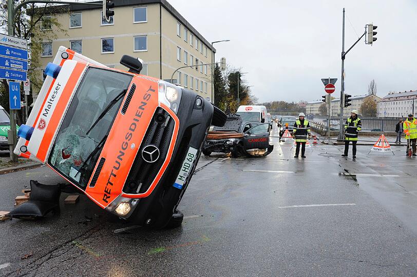 Unfall auf der Fürstenrieder Straße - die Bilder.