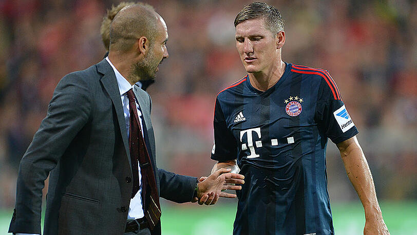 Bayern-Trainer Pep Guardiola (l.) kann im Spiel gegen Hoffenheim auf ein Comeback von Bastian Schweinsteiger hoffen. Bayern-Trainer Pep Guardiola (l.) kann im Spiel gegen Hoffenheim auf ein Comeback von Bastian Schweinsteiger hoffen.