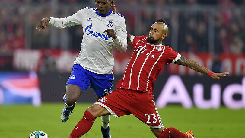 ARTURO VIDAL NOTE 3
Hübsche Grätschen gegen Embolo (14.) und Harit (74.), der Einsatz stimmte beim Chilenen - wie immer. Leistete sich allerdings auch einfache Ballverluste. Sah die fünfte Gelbe Karte (58.), fehlt damit nächste Woche in Wolfsburg.