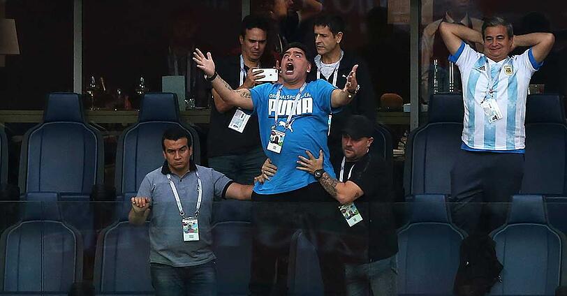 Rastete auf der Tribüne aus: Maradona.