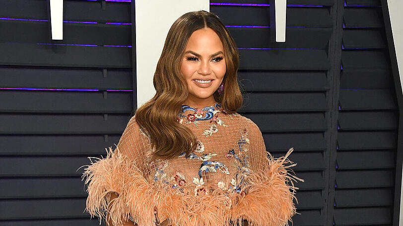 Chrissy Teigen bei der Vanity Fair Oscar Party in Los Angeles