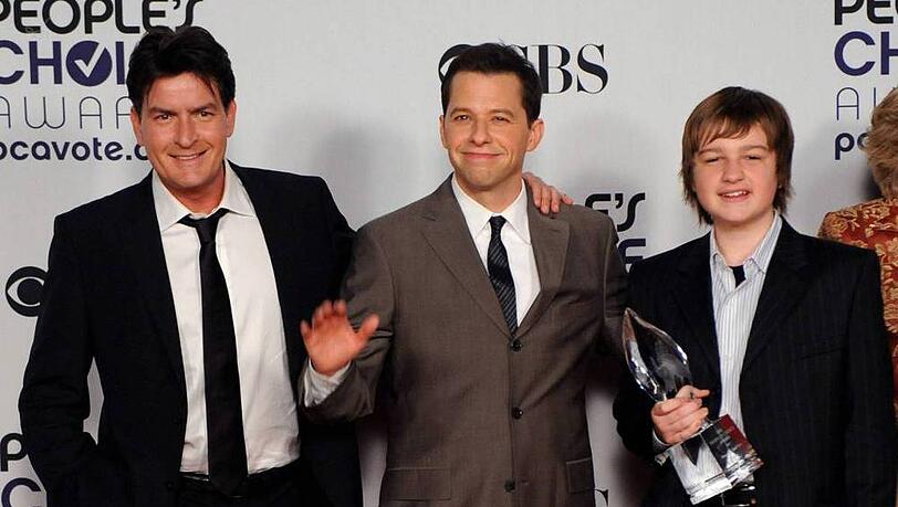 "Two and a Half Men" waren vor allem die Schauspieler Charlie Sheen, Jon Cryer und Angus T. Jones "Two and a Half Men" waren vor allem die Schauspieler Charlie Sheen, Jon Cryer und Angus T. Jones