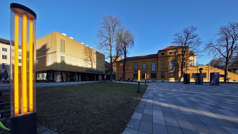 Schon ein erhabenes Ensemble: das Lenbachhaus mit den goldenen Erweiterungsbau. Schon ein erhabenes Ensemble: das Lenbachhaus mit den goldenen Erweiterungsbau.