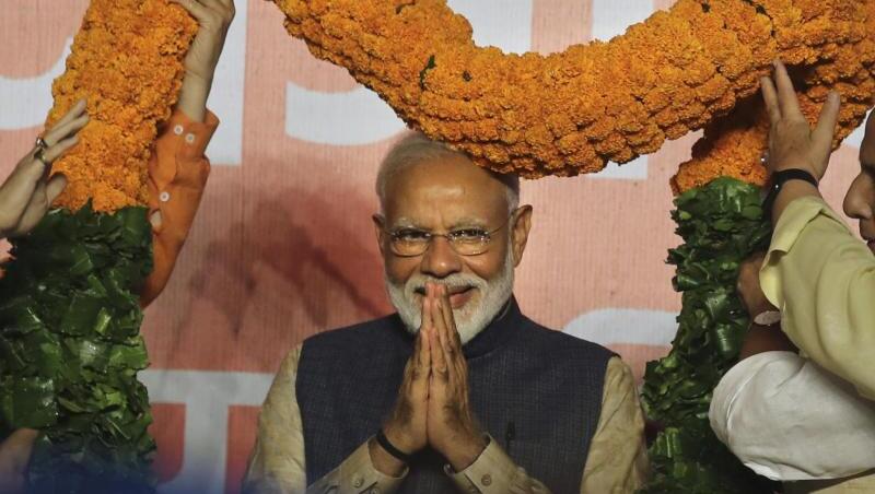 Indiens Premierminister Narendra Modi wurde mit absoluter Mehrheit im Amt bestätigt. In Indien haben rund 900 Millionen Wahlberechtigte ein neues Parlament gewählt. Indiens Premierminister Narendra Modi wurde mit absoluter Mehrheit im Amt bestätigt. In Indien haben rund 900 Millionen Wahlberechtigte ein neues Parlament gewählt.