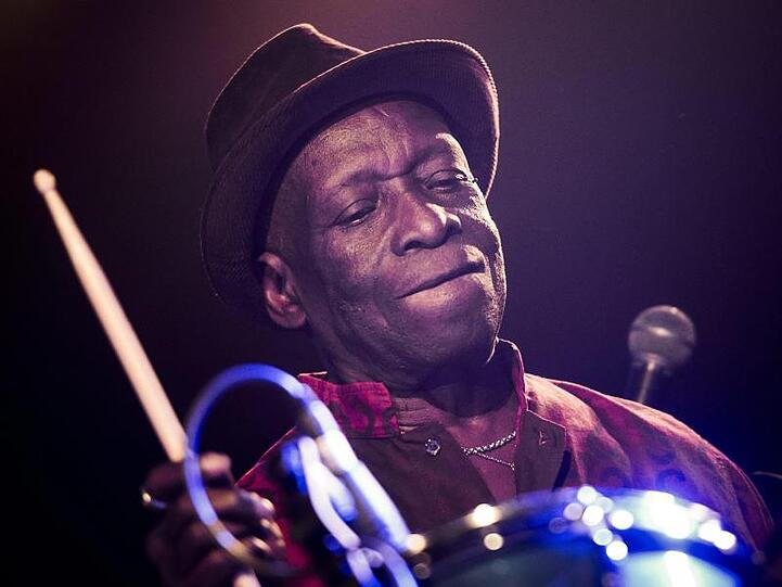 Der Schlagzeuger Tony Allen ist tot.