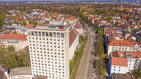 Das Rotkreuzklinikum am Rotkreuzplatz in München ist ebenfalls betroffen.