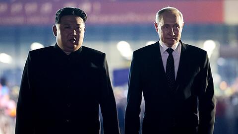 Kremlchef Wladimir Putin und Nordkoreas Machthaber Kim Jong Un haben im Juni auch gegenseitigen militärischen Beistand vereinbart, wenn eines der beiden Länder angegriffen wird. (Archivbild)