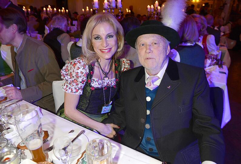 Der Regisseur Sepp Vilsmaier mit seiner Lebensgefährtin Birgit Muth.