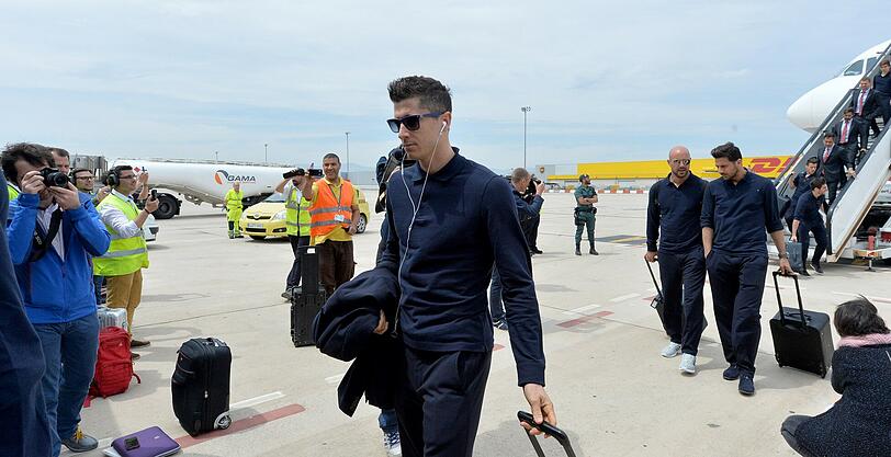 Der FC Bayern reist zum Champions-League-Halbfinale nach Barcelona - Ankunft in Spanien!