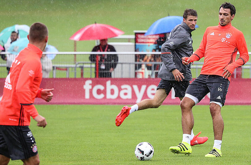 Weltmeister unter sich: Thomas Müller und Mats Hummels.