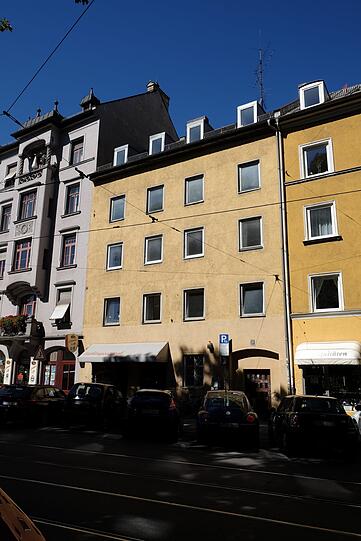 Johannisplatz 16: Nur eine Mieterin harrt hier noch aus. Die Stadtteil-CSU vermutet "Spekulantentum".