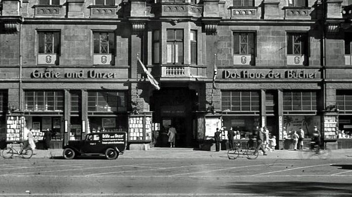 So sah die ursprüngliche Buchhandlung Gräfe und Unzer in Königsberg im Jahr 1938 aus.