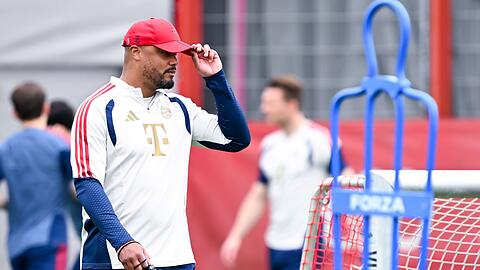 Bayern-Coach Vincent Kompany im Abschlusstraining vor dem Halbfinal-R&uuml;ckspiel der Champions League gegen Paris.