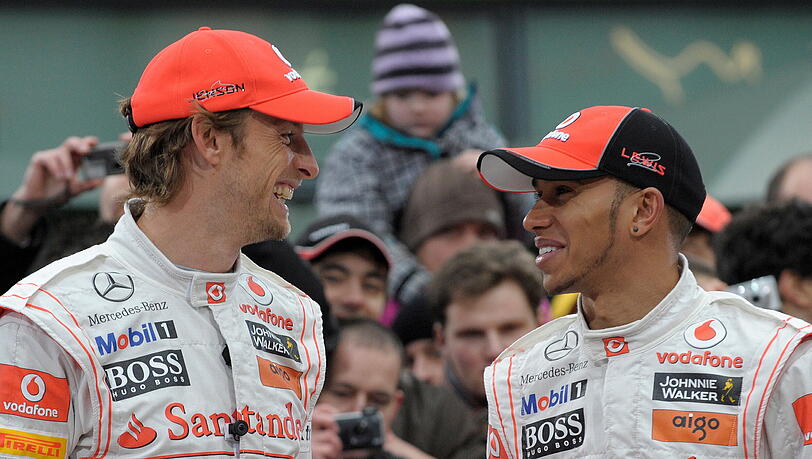 Die McLaren-Piloten Lewis Hamilton (l) und Jenson Button schauen positiv auf die neue Saison. Die McLaren-Piloten Lewis Hamilton (l) und Jenson Button schauen positiv auf die neue Saison.