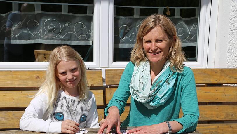 Leben beide dank einer Lebertransplantation: Beate M. und ihe Tochter Franziska (9). Leben beide dank einer Lebertransplantation: Beate M. und ihe Tochter Franziska (9).