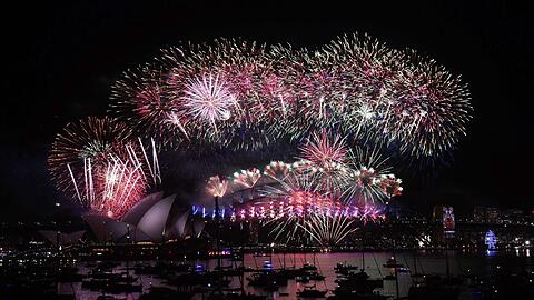 Feuerwerk über Sydney - gegen 14 Uhr deutscher Zeit begrüßten die Australier das neue Jahr.