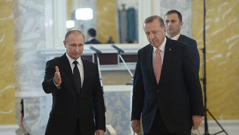 Der türkische Präsident Erdogan und Kreml-Chef Putin üben in Petersburg den Schulterschluss. Foto: Alexei Nikolsky/Sputnik/Kremlin Der türkische Präsident Erdogan und Kreml-Chef Putin üben in Petersburg den Schulterschluss. Foto: Alexei Nikolsky/Sputnik/Kremlin
