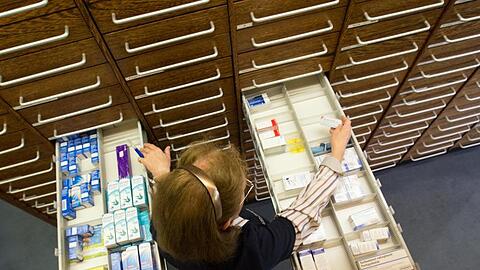Produktionsausfälle in China wegen des Coronavirus könnten schlimmstenfalls zu Antibiotika-Engpässen in Deutschland führen.