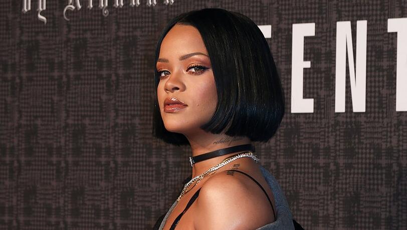 Rihanna gibt bereits einen kleinen Vorgeschmack auf ihren neuen Song "Lift Me Up".