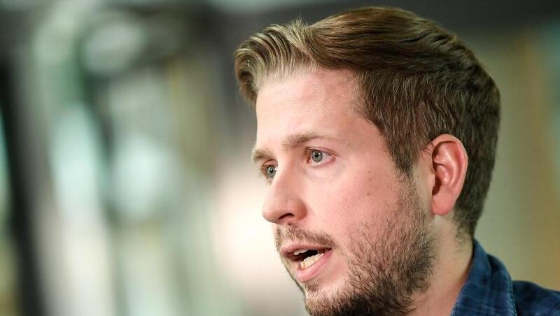 Kevin Kühnert (SPD) will für den Bundestag kandidieren. Kevin Kühnert (SPD) will für den Bundestag kandidieren.
