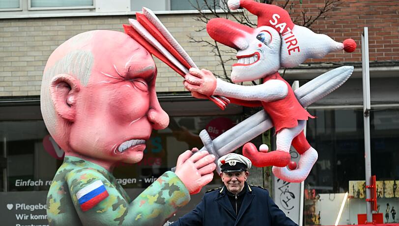 Der D&uuml;sseldorfer Karnevalswagenbauer Jacques Tilly l&auml;sst sich nicht dadurch einsch&uuml;chtern, dass er in Russland angeklagt worden ist.