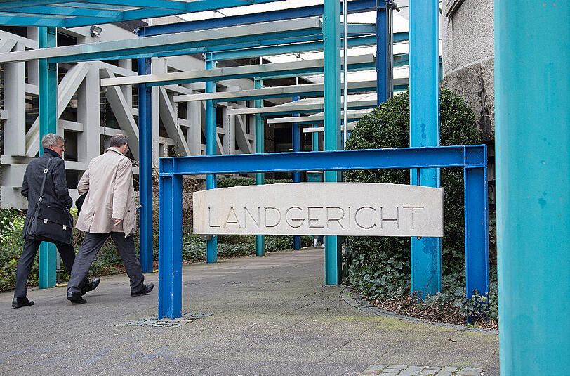 Der Eingangsbereich vom Landgericht Bielefeld, in dem gegen die 16-Jährige verhandelt wurde. Foto: Friso Gentsch