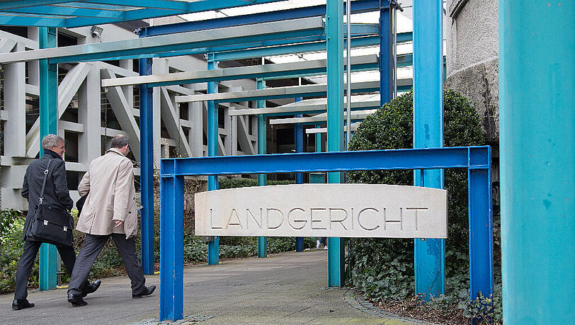 Der Eingangsbereich vom Landgericht Bielefeld, in dem gegen die 16-Jährige verhandelt wurde. Foto: Friso Gentsch Der Eingangsbereich vom Landgericht Bielefeld, in dem gegen die 16-Jährige verhandelt wurde. Foto: Friso Gentsch