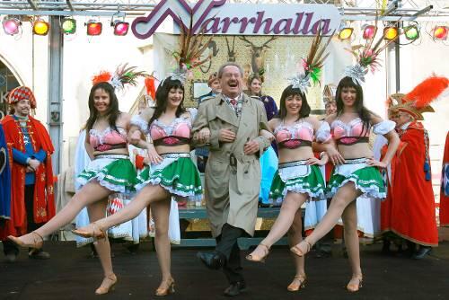 Im Fasching gut drauf sein: Närrinen mit Münchens Oberbürgermeister Ude.