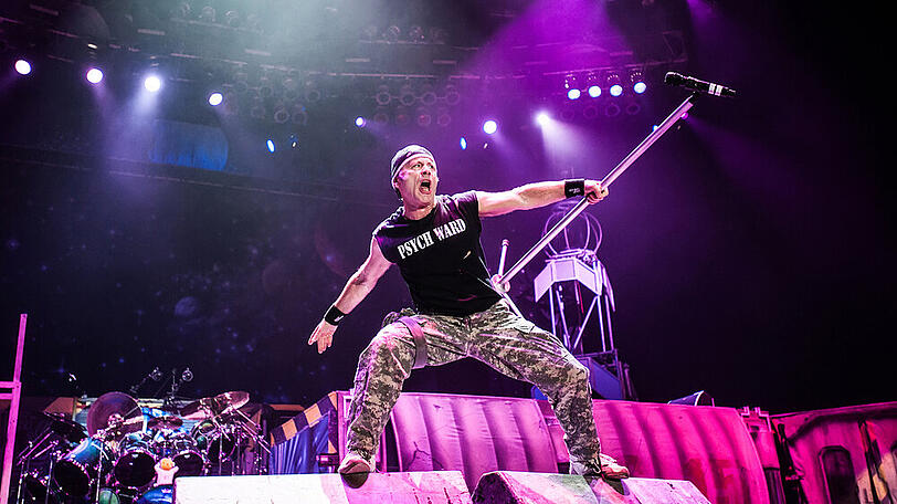 Sänger Bruce Dickinson kehrt 2020 mit Iron Maiden zurück nach Deutschland