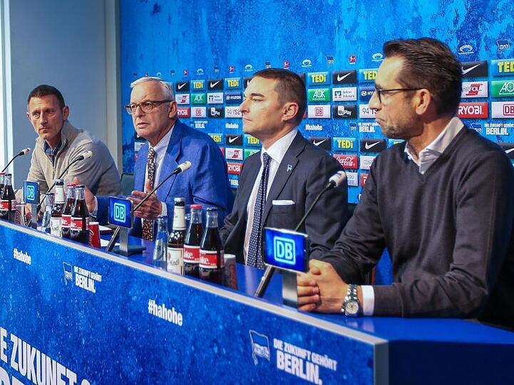 Der Klinsmann-Rücktritt ist das beherrschende Thema in Fußball-Deutschland.