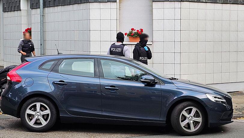 Bei einer Anti-Terror-Razzia in Essen ist ein 27-Jähriger festgenommen worden.