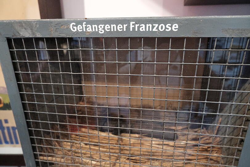 Der "gefangene Franzose", ein Wortwitz &uuml;ber einen verstellbaren Schraubenschl&uuml;ssel, im Valentin-Karlstadt-Museum.