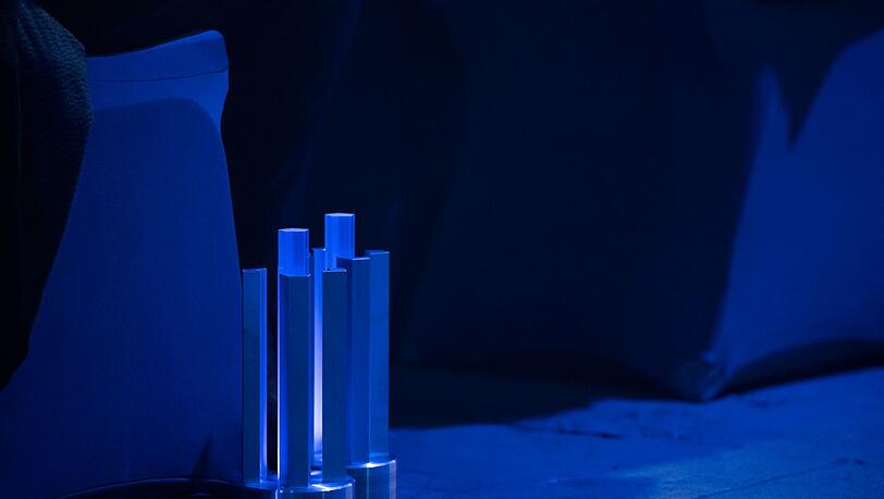 Zwei der begehrten Trophäen beim Deutschen Computerspielpreis. (Archivbild)