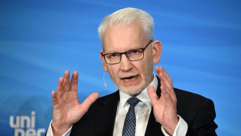 Wann wird Uniper-Konzernchef Lewis einen neuen Aufsichtsrat bekommen? Der Bund muss bis Ende 2028 seine Mehrheit am Energiekonzern Uniper abgeben. (Archivbild) Wann wird Uniper-Konzernchef Lewis einen neuen Aufsichtsrat bekommen? Der Bund muss bis Ende 2028 seine Mehrheit am Energiekonzern Uniper abgeben. (Archivbild)