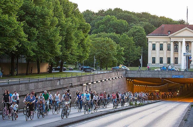 Bilder von der letzten Münchner Radlnacht (7. Juni 2014). Die diesjährige Radlnacht findet am 8. August statt.
