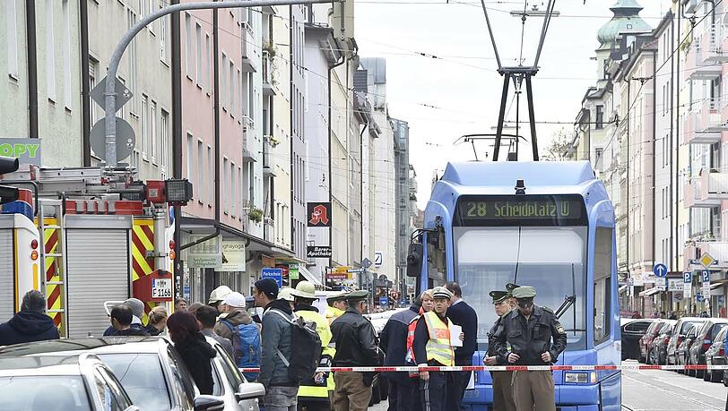 Die Bilder vom schrecklichen Unfall in der Barerstraße. Die Bilder vom schrecklichen Unfall in der Barerstraße.