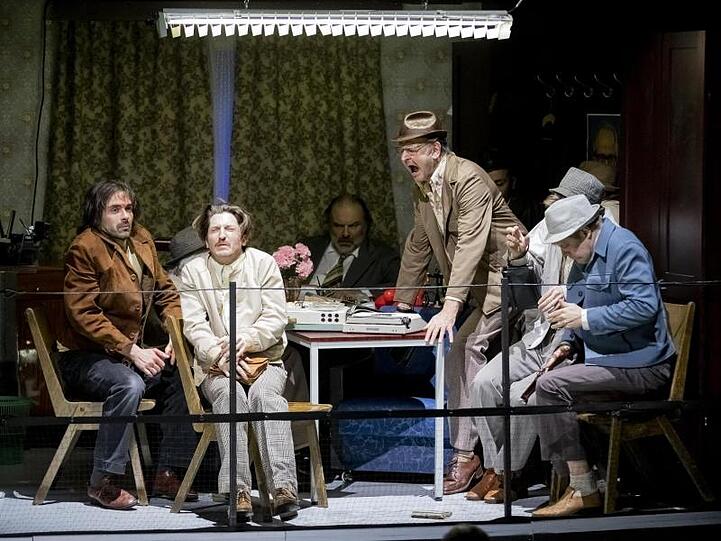 Matthias Mosbach (l-r), Christopher Nell, Waldemar Kobus und Norbert Stöß spielen in "Haußmanns Staatssicherheitstheater".